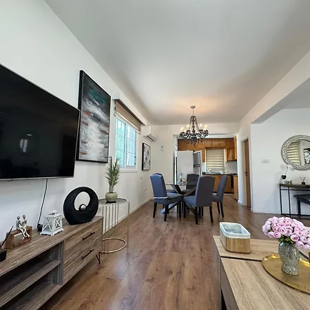 Sea Side House בורוקליני