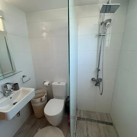 בית נופש Sea Side House בורוקליני