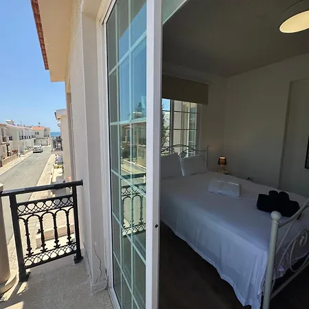 Sea Side House 沃罗里尼