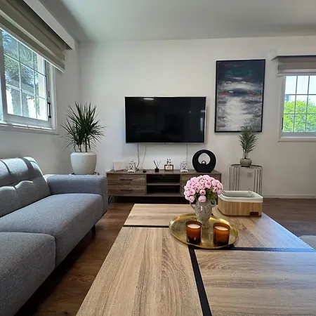 Sea Side House בית נופש