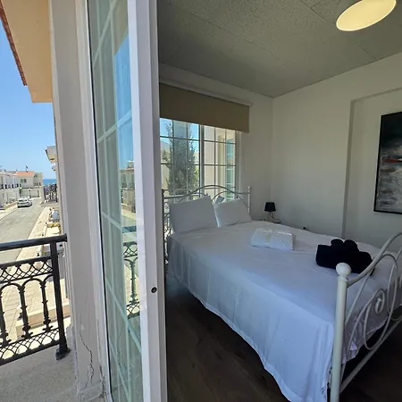 Sea Side House * 沃罗里尼